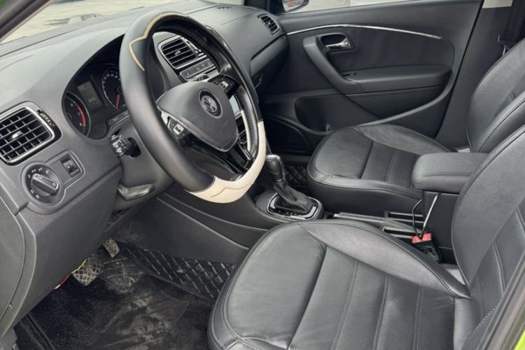 Used Volkswagen Polo 2014 1.6L Automatic Luxury Edition Interior 3