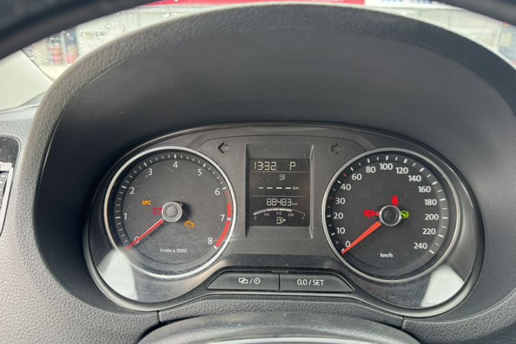 Used Volkswagen Polo 2014 1.6L Automatic Luxury Edition Interior 4