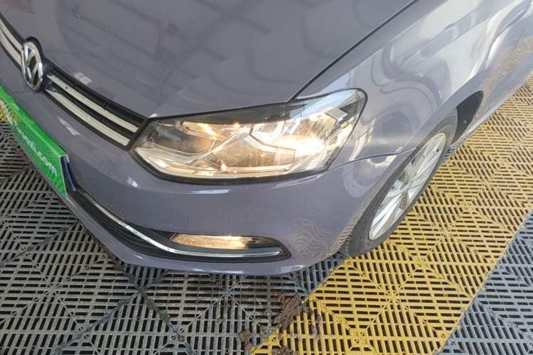 Used Volkswagen Polo 2014 1.6L Automatic Luxury Edition Left Front Headlight