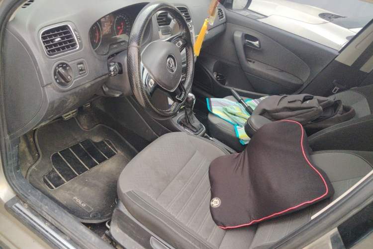 Used Volkswagen Polo 2014 1.6L Cross Polo Automatic Left Front Seat