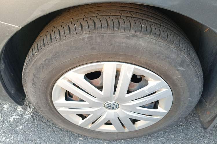 Used Volkswagen Polo 2014 1.4L Manual Fashion Edition Left Front Wheel Hub