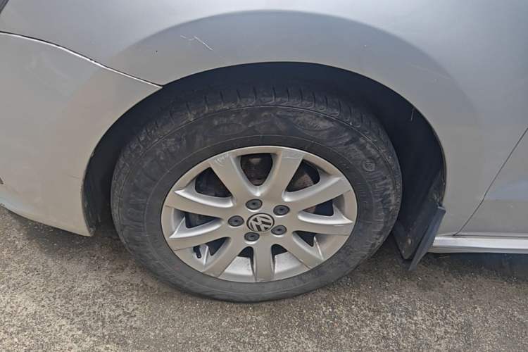 Used Volkswagen Polo 2014 1.4L Manual Fashion Edition Left Front Wheel Hub