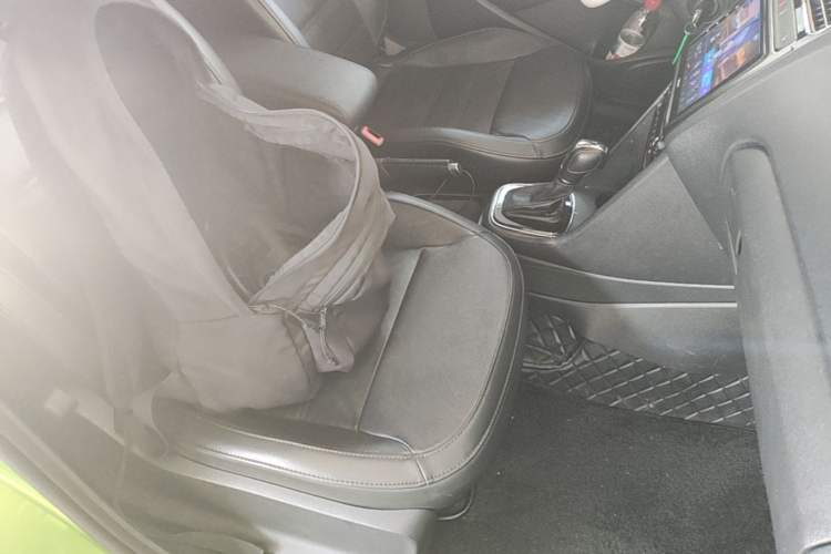 Used Volkswagen Polo 2014 1.6L Automatic Luxury Edition Right Front Seat