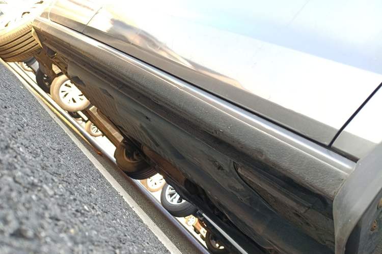 Used Volkswagen Polo 2014 1.4L Manual Fashion Edition Right Side Sill