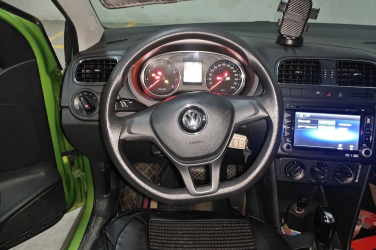 Used Volkswagen Polo 2014 1.4L Automatic Comfort Edition Steering Wheel
