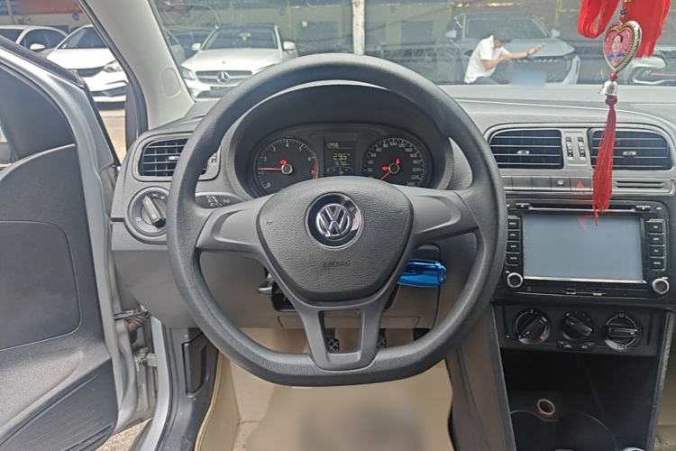 Used Volkswagen Polo 2014 1.4L Manual Fashion Edition Steering Wheel