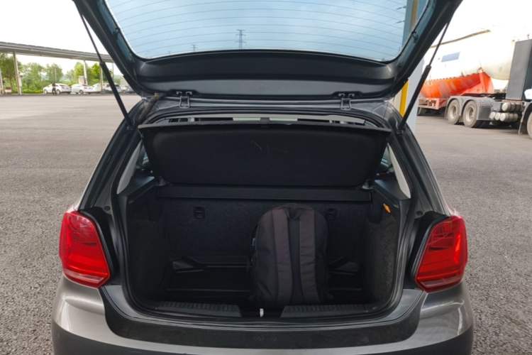 Used Volkswagen Polo 2014 1.4L Manual Fashion Edition Trunk