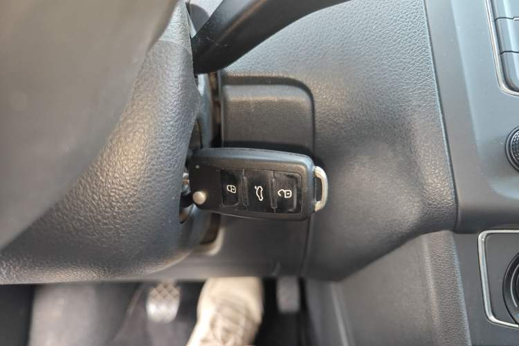 Used Volkswagen Polo 2014 1.6L Manual Comfort Edition Vehicle Key