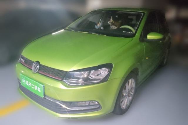 Volkswagen Polo 2014 1.6L Automatic Luxury Edition مستعملة