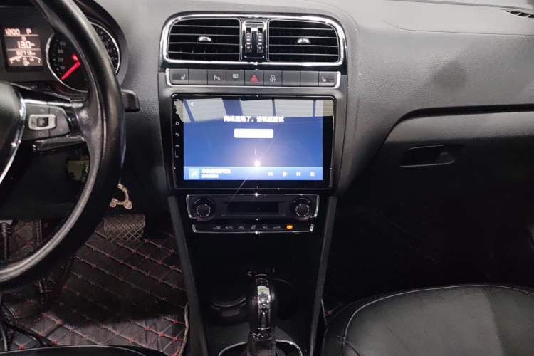 Used Volkswagen Polo 2014 1.6L Automatic Luxury Edition Audio And AC Panel