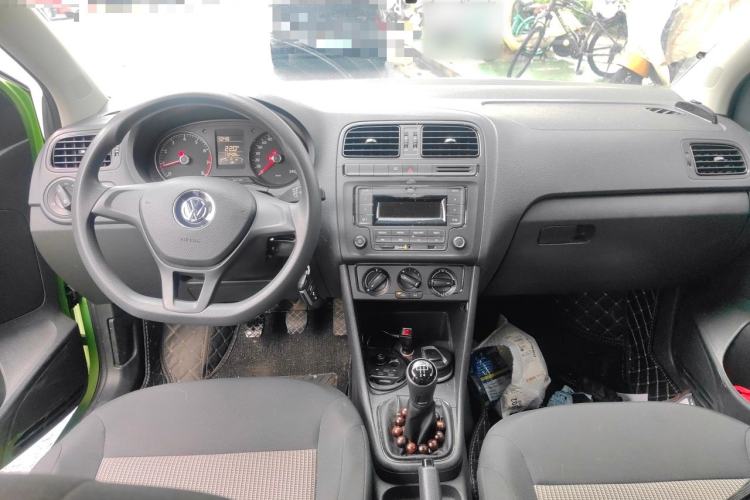 Used Volkswagen Polo 2014 1.4L Manual Fashion Edition Center Console