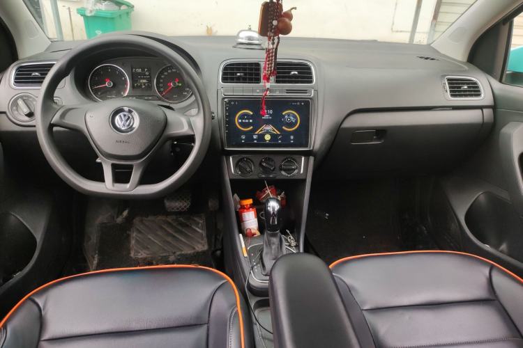 Used Volkswagen Polo 2014 1.4L Automatic Comfort Edition Center Console