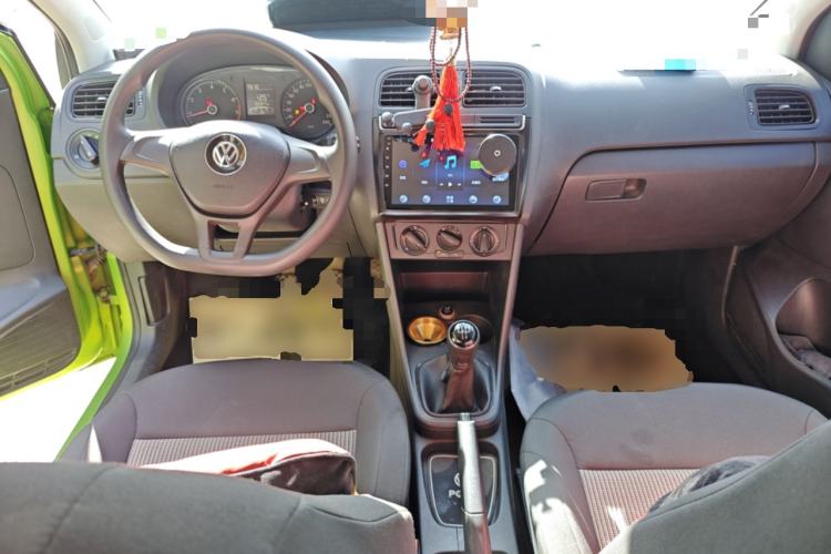 Used Volkswagen Polo 2014 1.4L Manual Fashion Edition Center Console