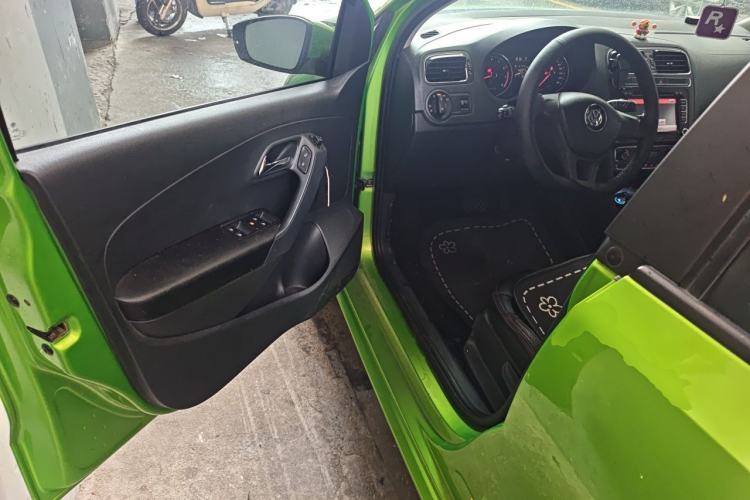Used Volkswagen Polo 2014 1.6L Automatic Comfort Edition Driver Seat