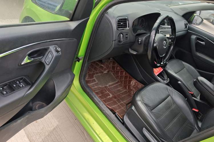 Used Volkswagen Polo 2014 1.6L Automatic Luxury Edition Driver Seat