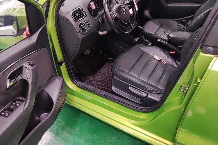Used Volkswagen Polo 2014 1.6L Automatic Luxury Edition Driver Seat