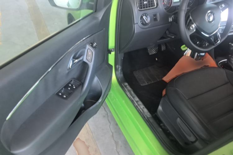 Used Volkswagen Polo 2014 1.6L Automatic Luxury Edition Driver Seat
