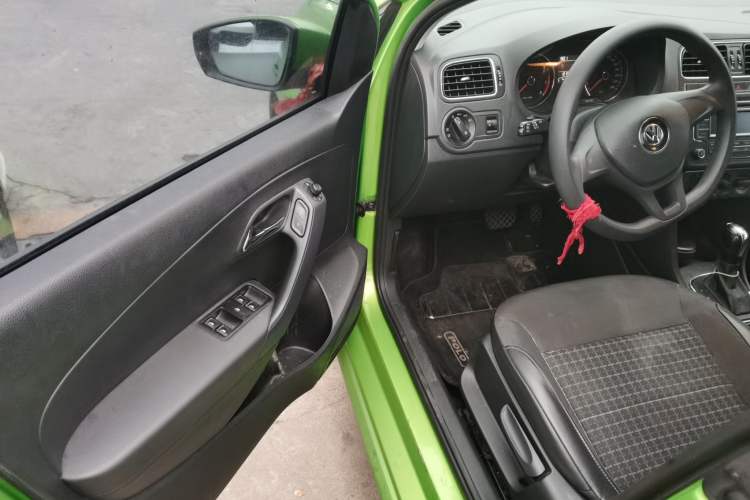 Used Volkswagen Polo 2014 1.6L Automatic Comfort Edition Driver Seat