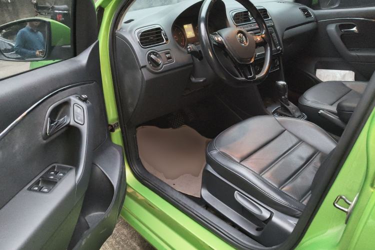 Used Volkswagen Polo 2014 1.6L Automatic Luxury Edition Driver Seat