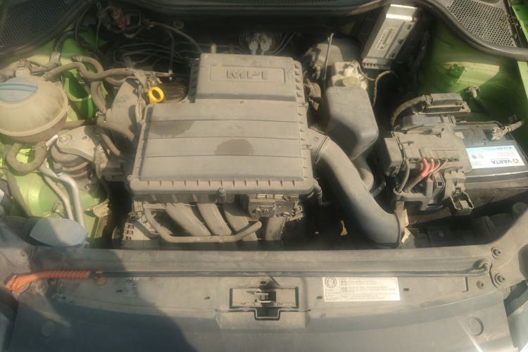 Used Volkswagen Polo 2014 1.6L Automatic Luxury Edition Engine Bay