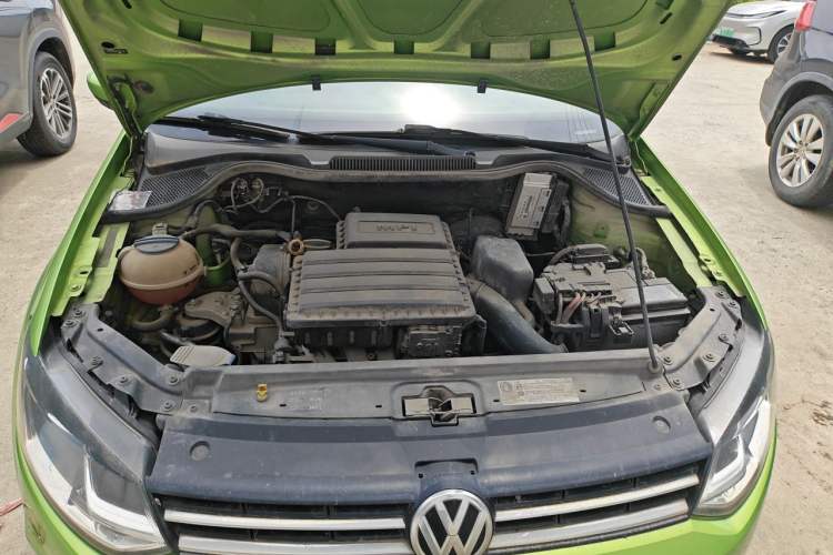 Used Volkswagen Polo 2014 1.6L Automatic Luxury Edition Engine Bay