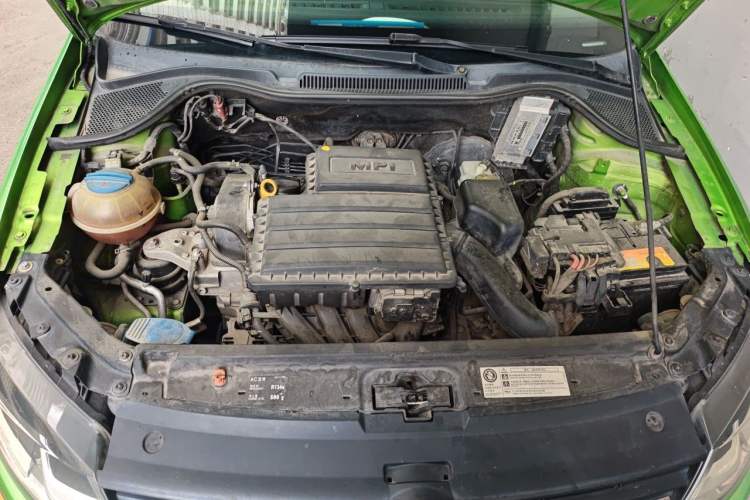 Used Volkswagen Polo 2014 1.6L Automatic Comfort Edition Engine Bay