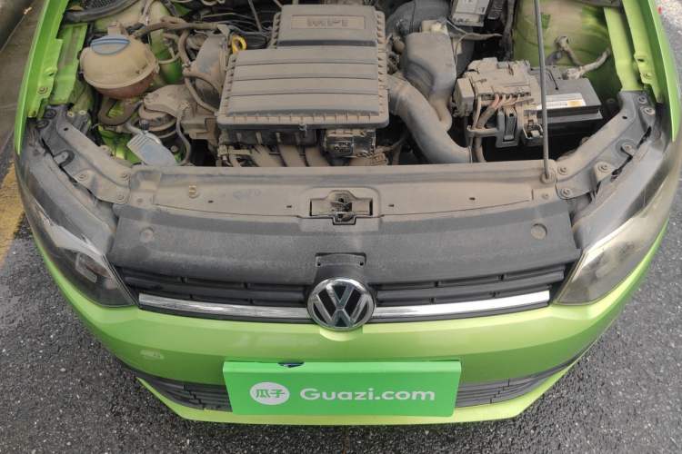 Used Volkswagen Polo 2014 1.4L Manual Fashion Edition Engine Bay