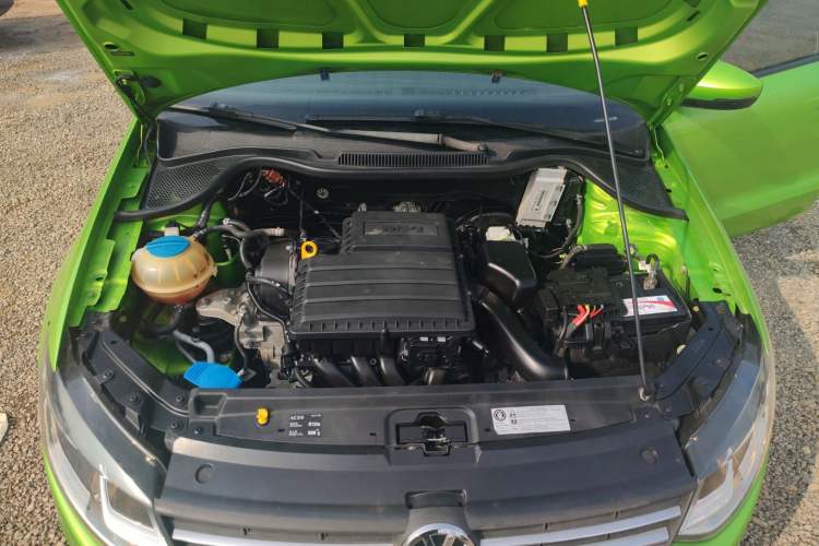Used Volkswagen Polo 2014 1.6L Automatic Luxury Edition Engine Bay