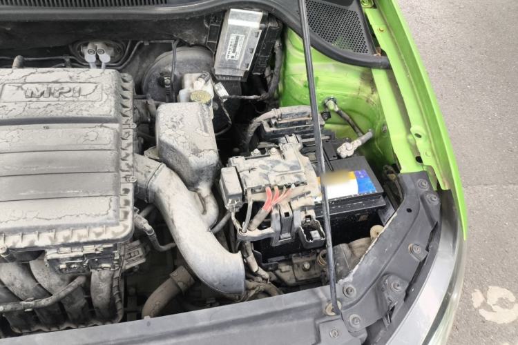 Used Volkswagen Polo 2014 1.6L Automatic Comfort Edition Engine Bay Left