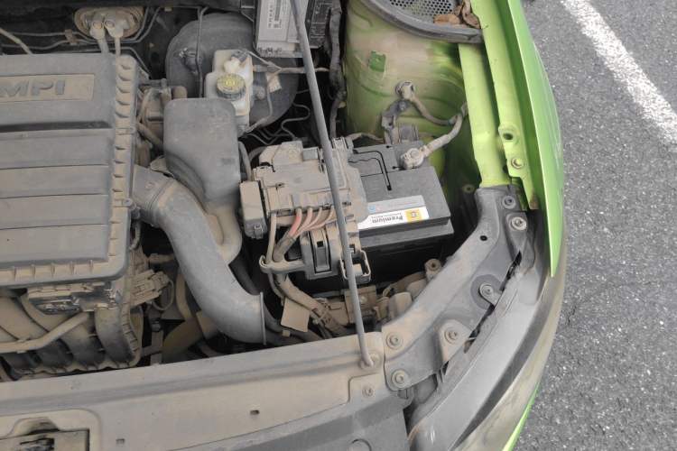 Used Volkswagen Polo 2014 1.4L Manual Fashion Edition Engine Bay Left