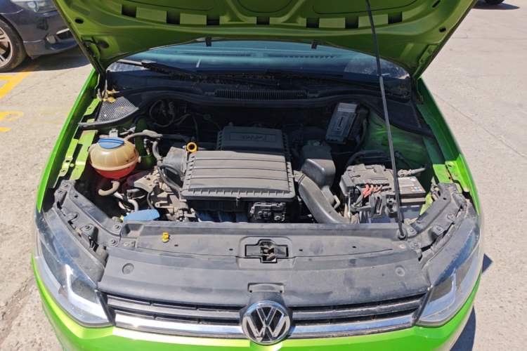 Used Volkswagen Polo 2014 1.6L Automatic Comfort Edition Engine Bay