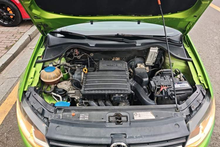 Used Volkswagen Polo 2014 1.6L Automatic Comfort Edition Engine Bay