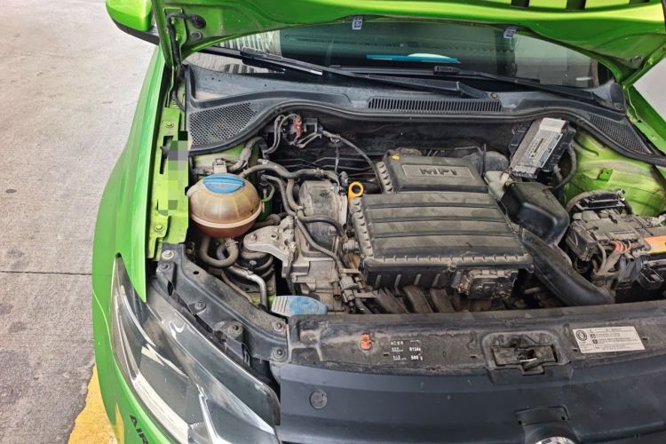 Used Volkswagen Polo 2014 1.6L Automatic Comfort Edition Engine Bay Right