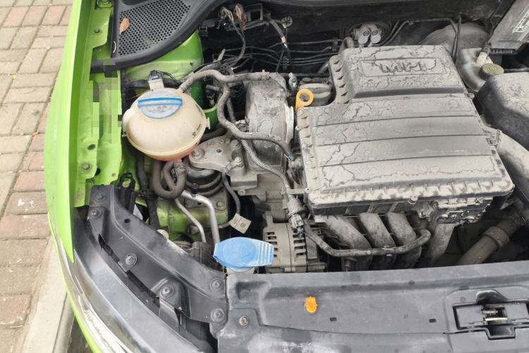Used Volkswagen Polo 2014 1.6L Automatic Comfort Edition Engine Bay Right