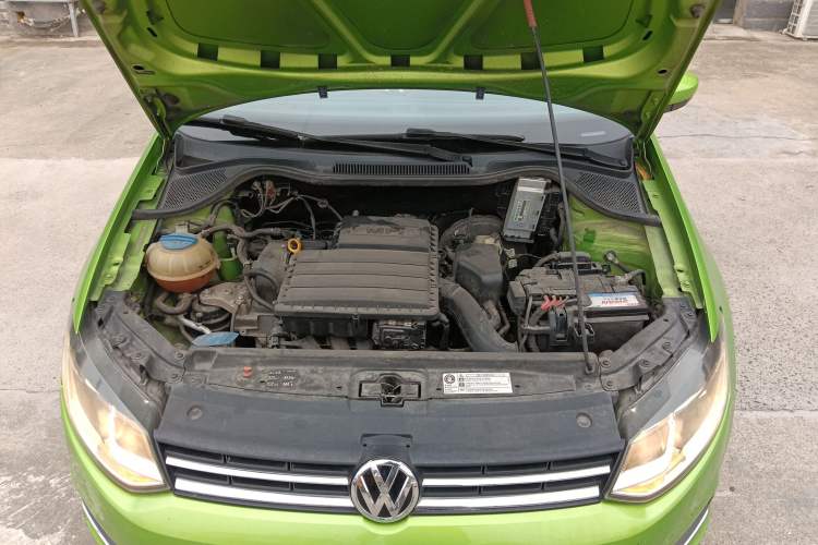Used Volkswagen Polo 2014 1.6L Automatic Luxury Edition Engine Bay