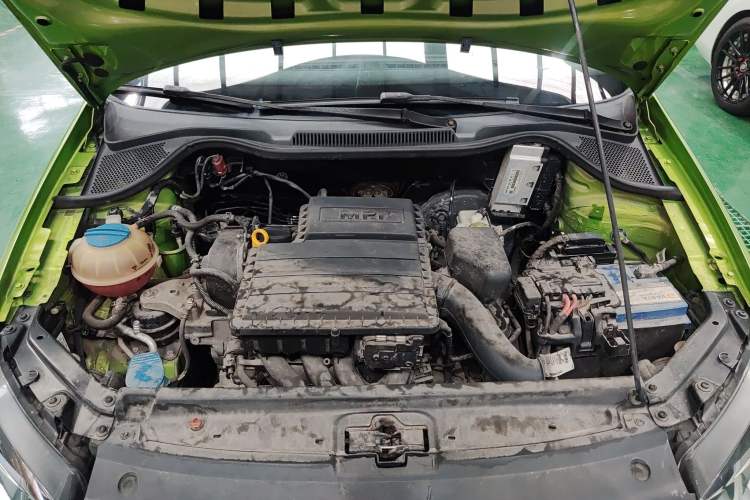 Used Volkswagen Polo 2014 1.6L Automatic Luxury Edition Engine Bay