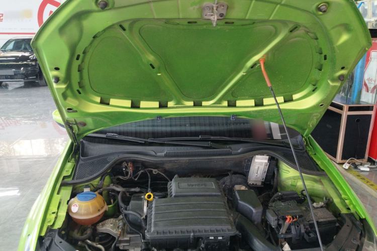Used Volkswagen Polo 2014 1.6L Automatic Luxury Edition Engine Bay