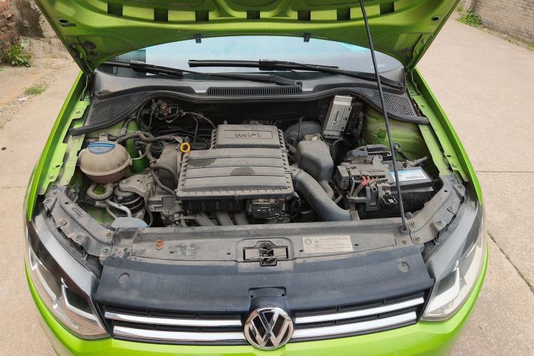 Used Volkswagen Polo 2014 1.6L Automatic Luxury Edition Engine Bay