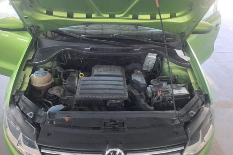 Used Volkswagen Polo 2014 1.6L Automatic Luxury Edition Engine Bay