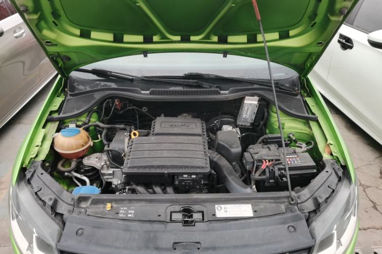 Used Volkswagen Polo 2014 1.6L Automatic Comfort Edition Engine Bay