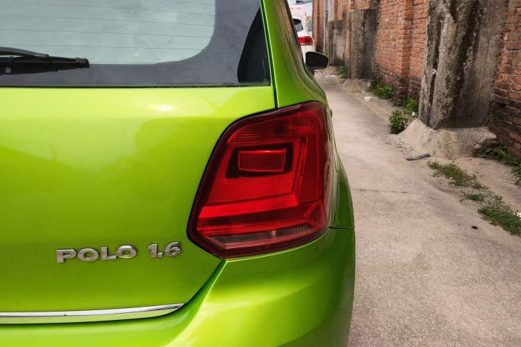 Used Volkswagen Polo 2014 1.6L Automatic Luxury Edition Exterior 3