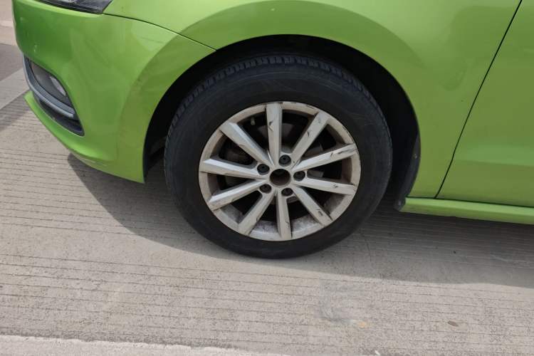 Used Volkswagen Polo 2014 1.6L Automatic Luxury Edition Exterior 4