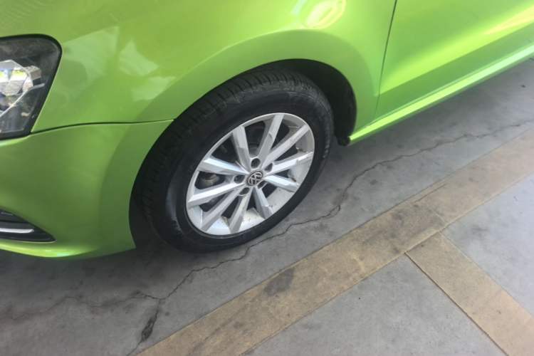 Used Volkswagen Polo 2014 1.6L Automatic Luxury Edition Exterior 4