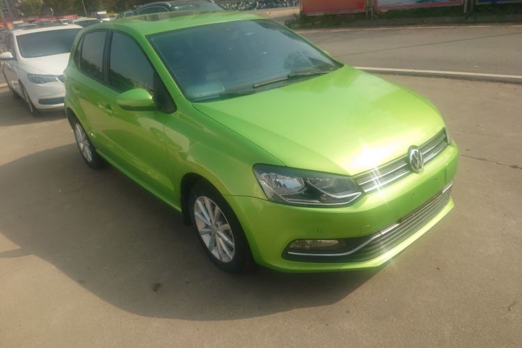 Used Volkswagen Polo 2014 1.6L Automatic Luxury Edition Front Right 45 Deg
