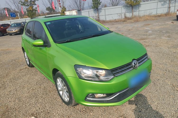 Used Volkswagen Polo 2014 1.6L Automatic Luxury Edition Front Right 45 Deg