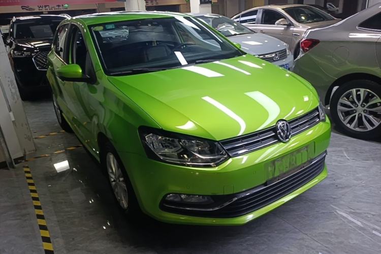 Used Volkswagen Polo 2014 1.6L Automatic Luxury Edition Front Right 45 Deg