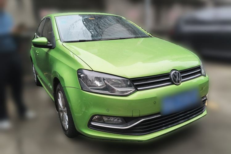 Used Volkswagen Polo 2014 1.6L Automatic Luxury Edition Front Right 45 Deg