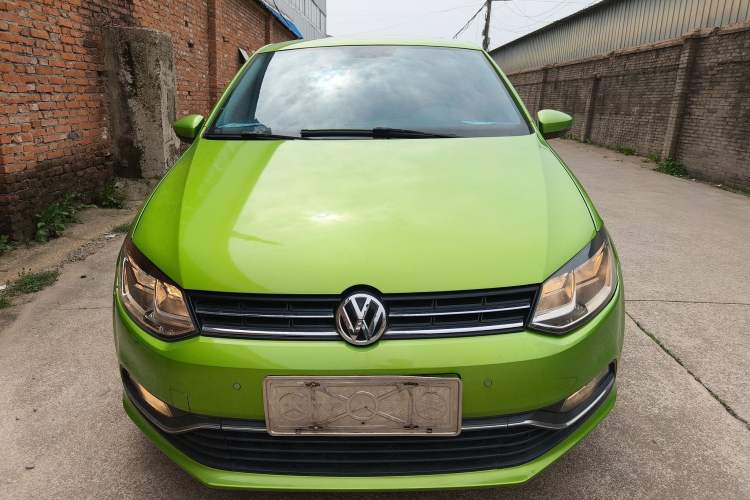 Used Volkswagen Polo 2014 1.6L Automatic Luxury Edition Front