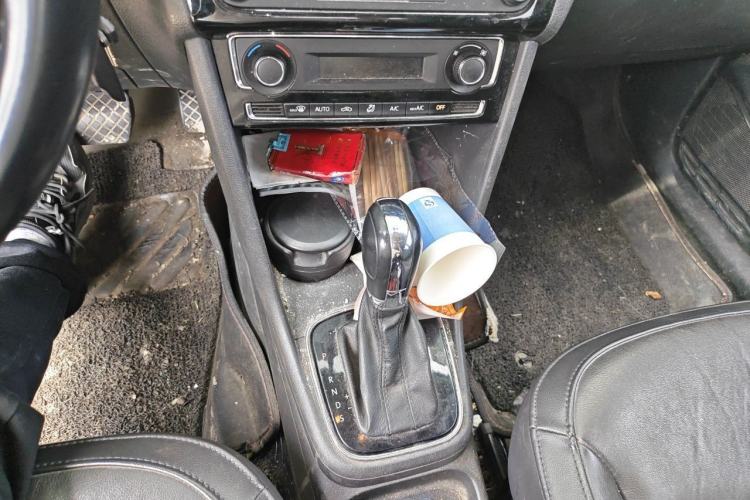Used Volkswagen Polo 2014 1.6L Automatic Luxury Edition Gear Lever