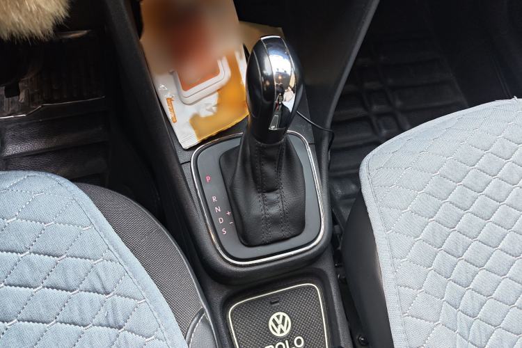 Used Volkswagen Polo 2014 1.6L Automatic Comfort Edition Gear Lever